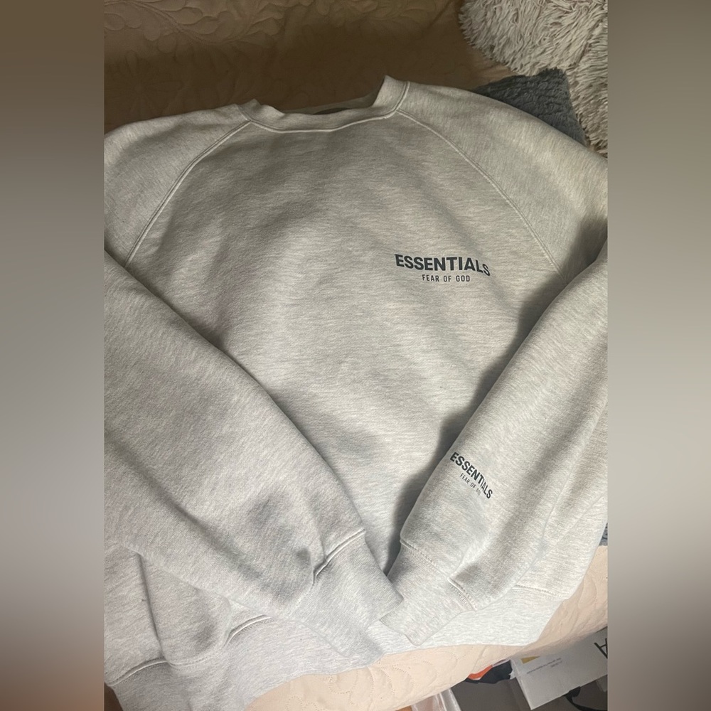 Essentials FOG crewneck sweater perfect condition